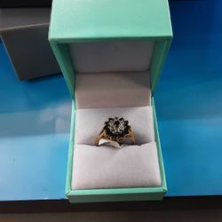 Women's Ring - Yellow Gold 10k (.417) 2.9 grams Size 5
