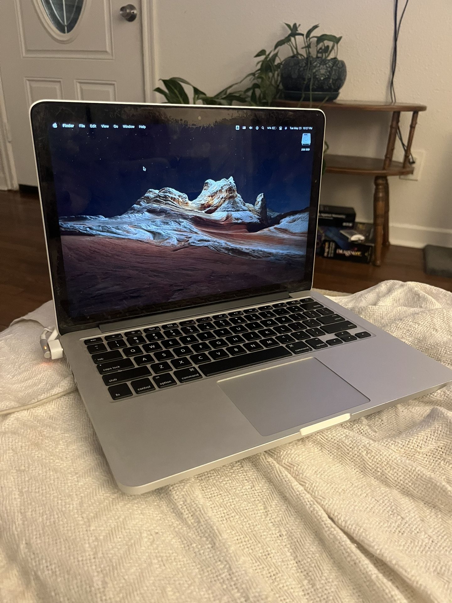 Macbook Pro (Retina, 13-inch, Mid 2014) for Sale in San Antonio