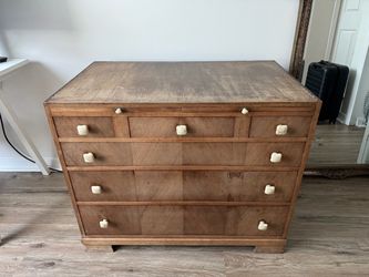 Beautiful Vintage Mid-Century Modern Dresser