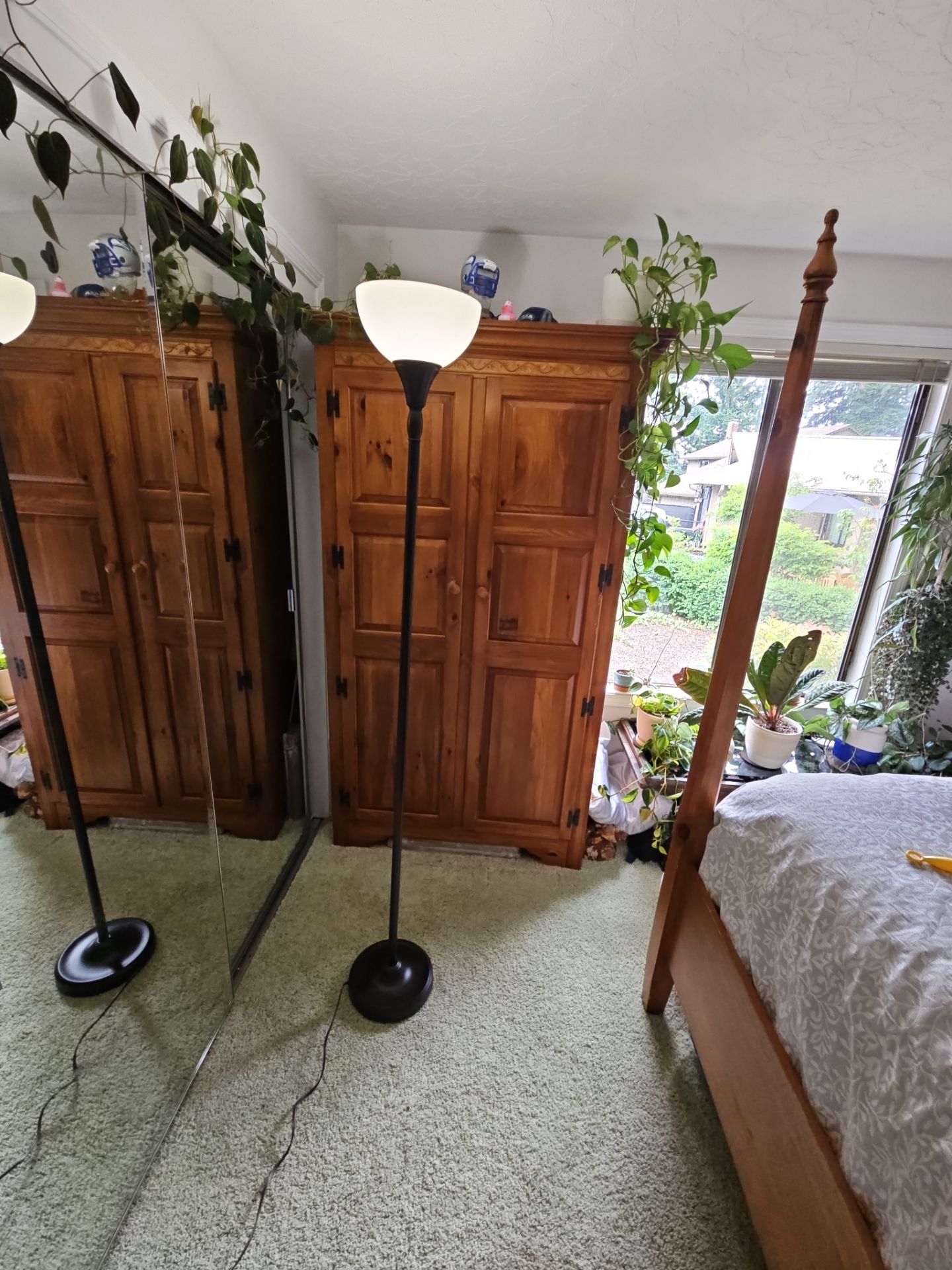 Metal floor lamp