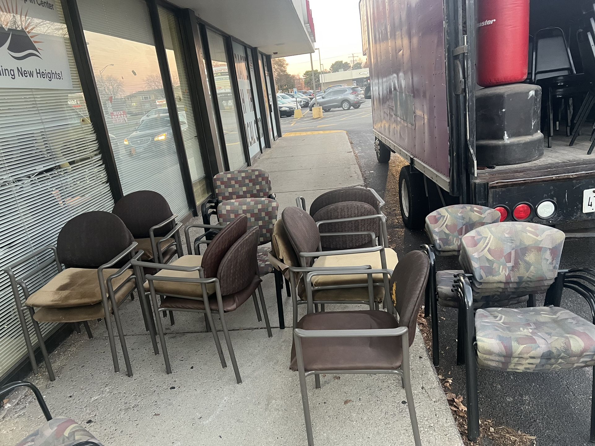 Free Chairs 