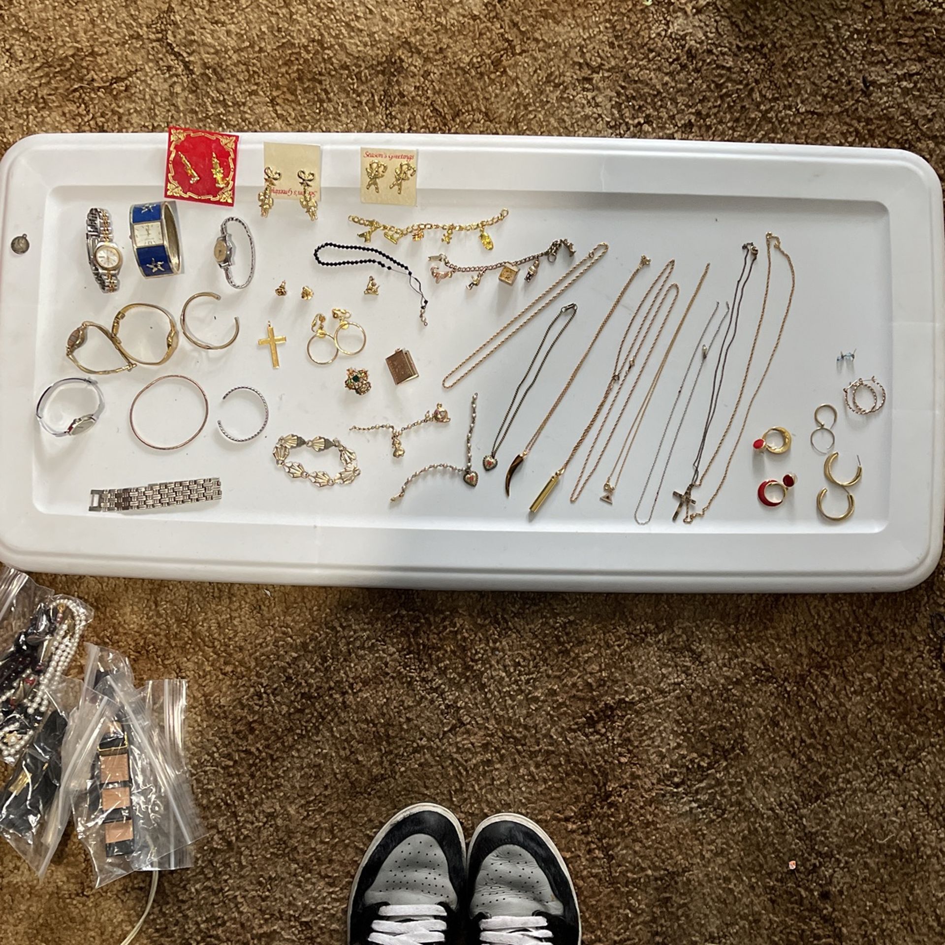 Lot Of Jewelry (make Offers)
