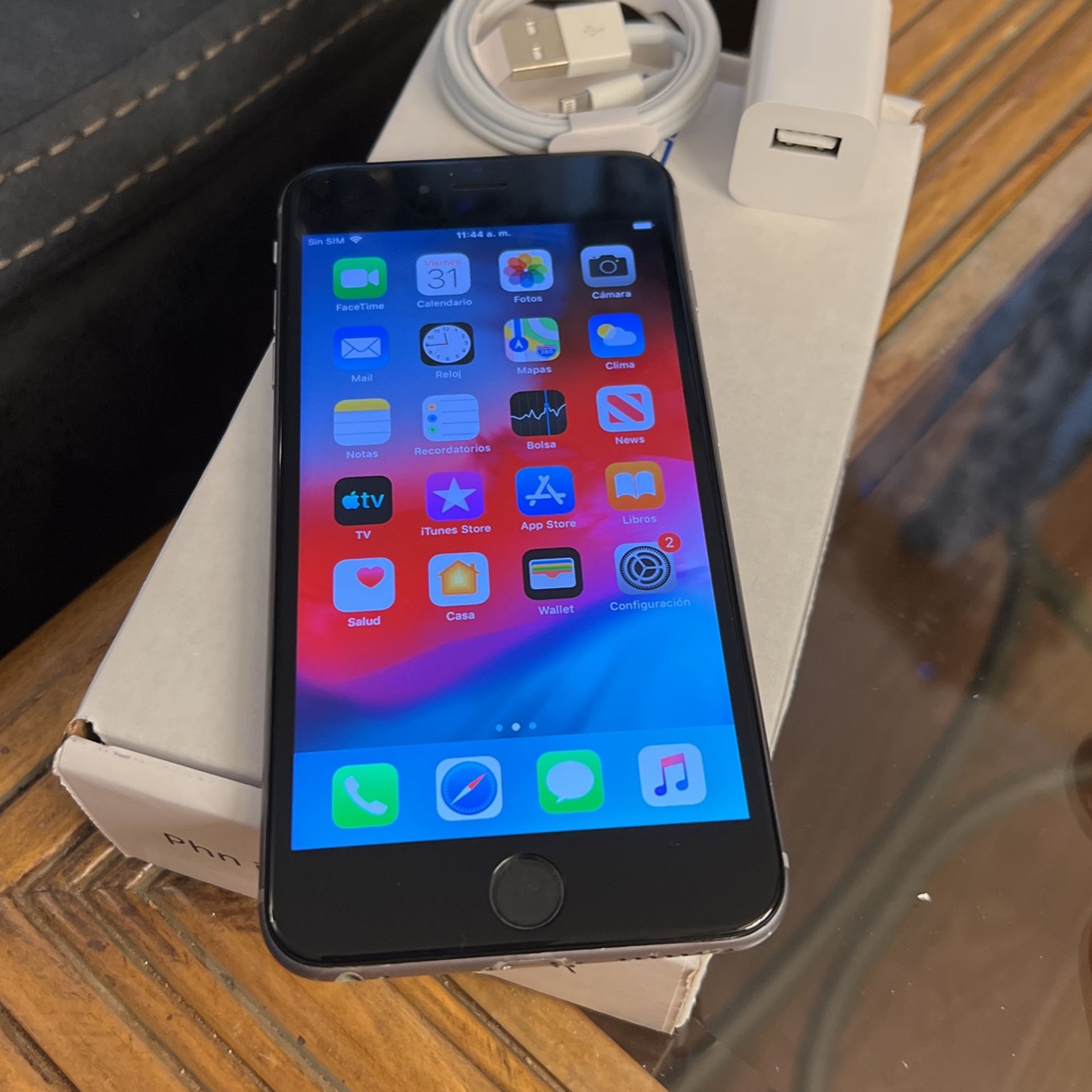 iPhone 6 Plus 16GB Unlocked In Good Condition Cell phones & Accessories