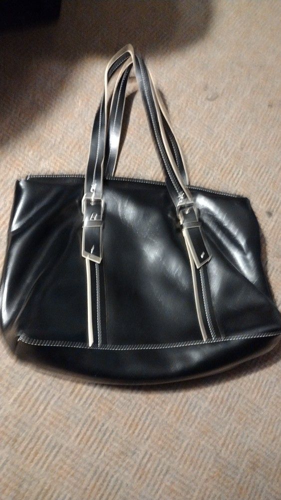 Kenneth Cole Reaction Black Handbag Purse