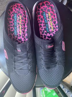 $20 Sketchers don’t fit my mom foot rite worn a few times size 10
