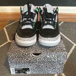 Jordan 3 Green Glow Size 8.5