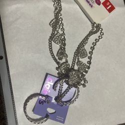 Beautiful Set Of Necklace And Earring Silver Diamond 