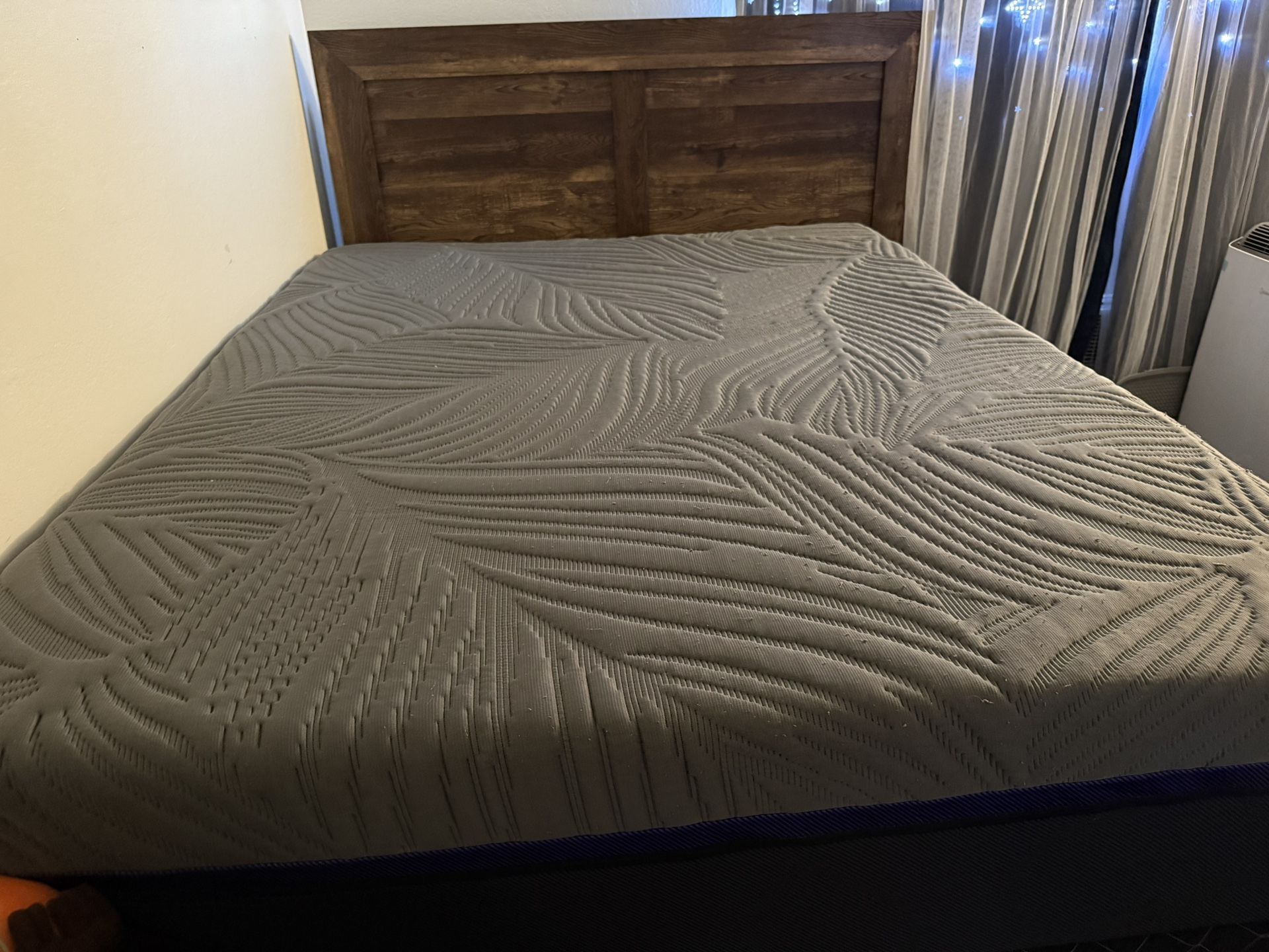 Queen Size Bed With Frame