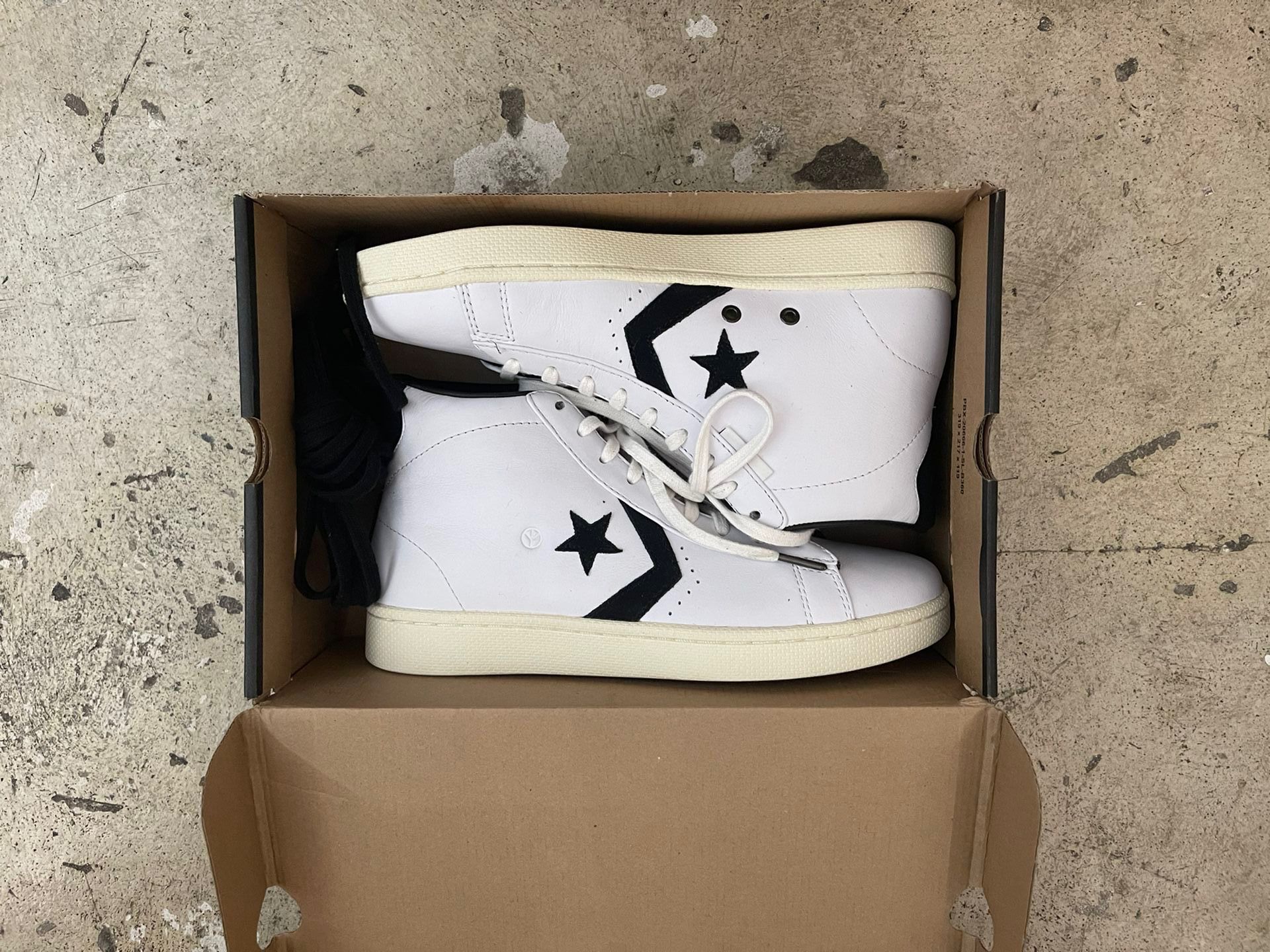 CONVERSE PRO LEATHER x Trash Talk - 146738C US9.5 NWB
