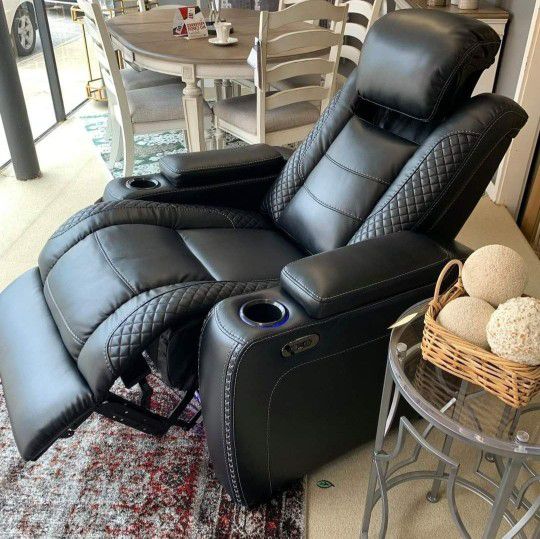 Best Deal - $39 Down👍Party Time Power Recliner