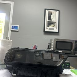 BMW X7 G07 LCI ORIGINAL RIGHT LOWER FULL LED HEADLIGHT HOUSING 2023/2024/2025