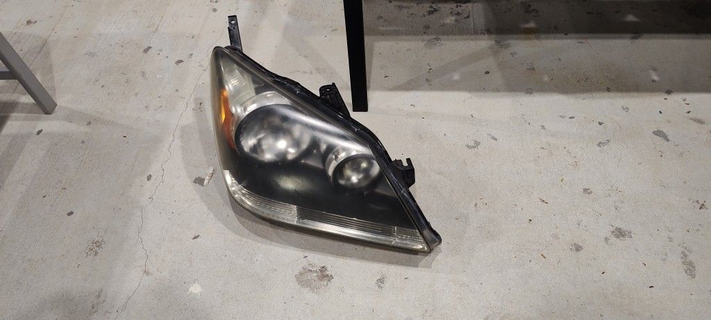2005 - 2010  Odyssey OEM Passenger Headlight 