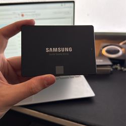 500 GB Samsung SSD 870 EVO