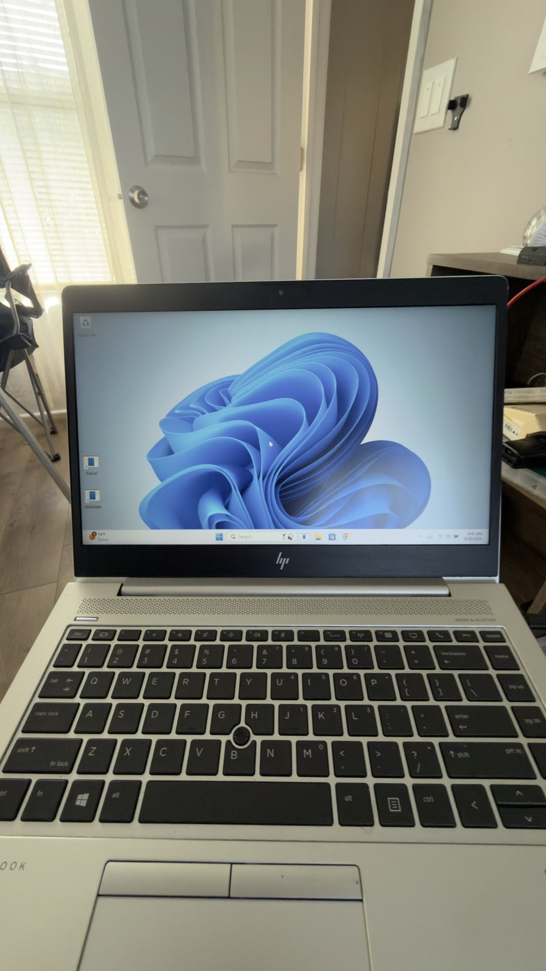 HP ELITEBOOK 840 g6 and dock
