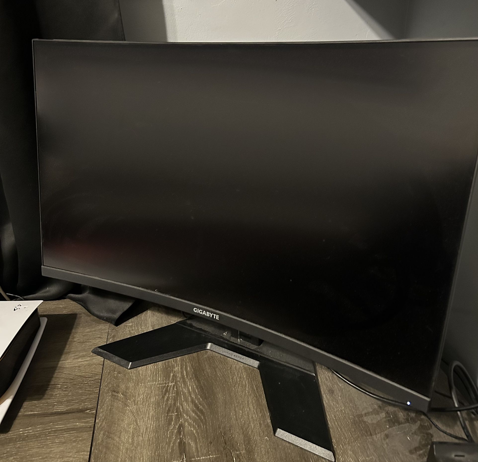 M32UC Curved gaming monitor
