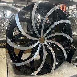 22” STRADA Huracan Wheels 22x9.5 Rims Size. Brand New In box 