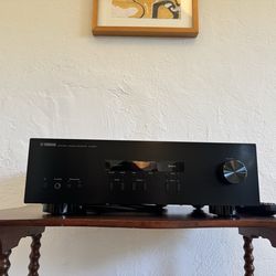 BRAND NEW  Yamaha: R-S202BL Natural Sound Stereo Receiver w/Bluetooth