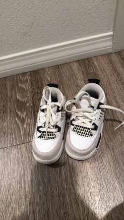 Toddler boy Jordan’s Retro 4