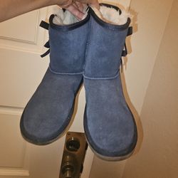 Blue Ugg Girls Size 3