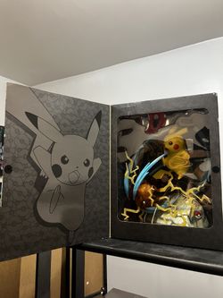 Pokemon Pikachu Deluxe Collector Statue Figure - Light FX - Collector Statue Pikachu - Authentic Details