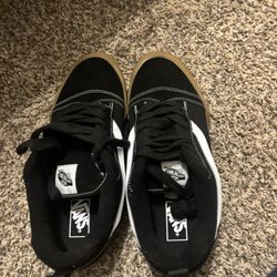 Kne Skool Vans, Size 9.5 Men 