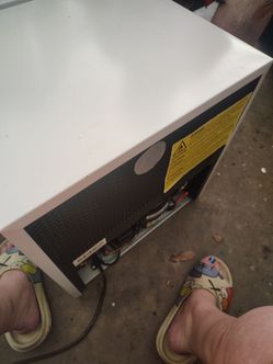 White Refrigerator or Freezer Appliance