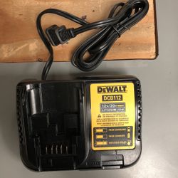 CHARGER , TOOLS-POWER DEALT 12V / 20V LITHIUM MAX 