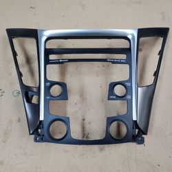 2011 Hyundai Sonata Radio Audio Climate Control Panel Trim Bezel OEM