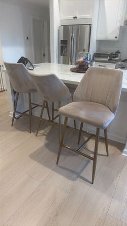 3 barstools