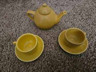 Yellow small teapot set
