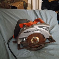 Black Decker Saw