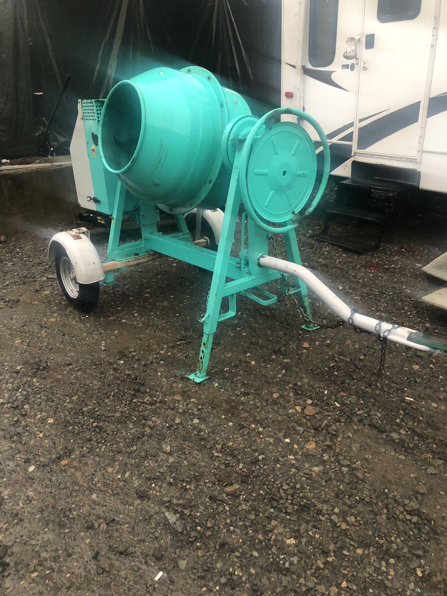 Honda Powered Tow behind cement mixer. Very nice.