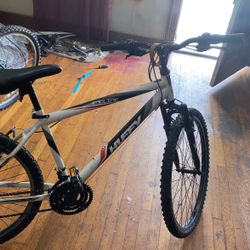 26”  Huffy Incline 18 Speed Shift Trail Tires Ridge Frame Design 