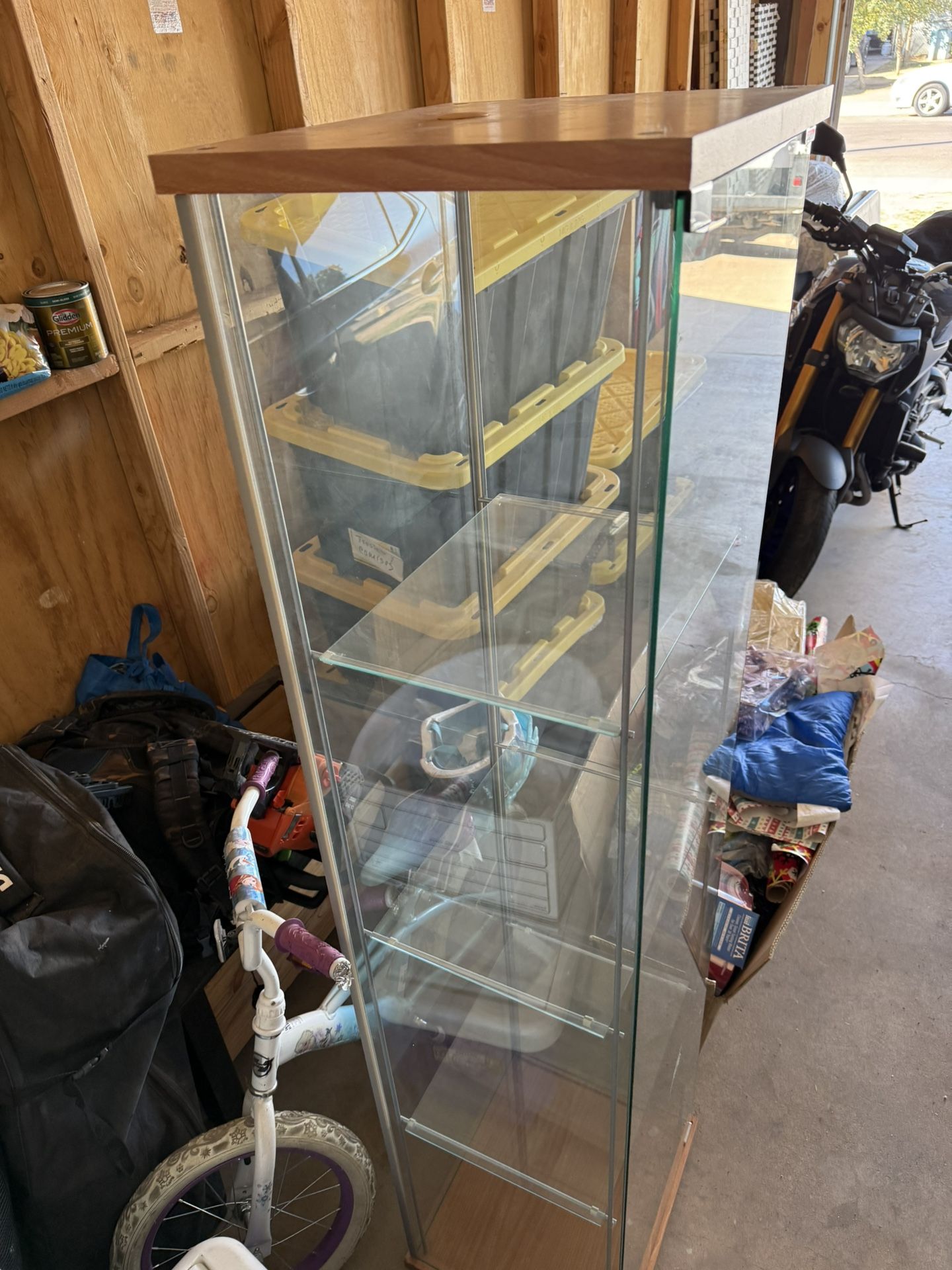 Glass Case/cabinet