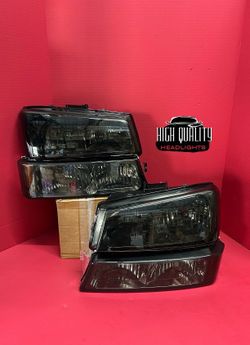 Chevy Silverado 2003-2006 headlights
