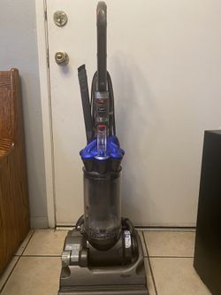 Dyson DC33 Multi Floor Upright Vacuum W/ Accessory
