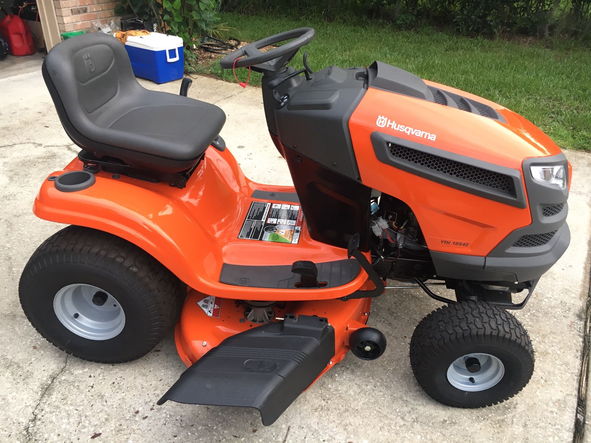 Husqvarna YTH 18542 Riding Lawn Mower for Sale in Orange City, FL OfferUp