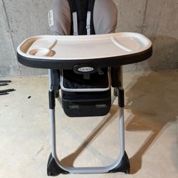 Graco High Chair - Very Clean, Like New