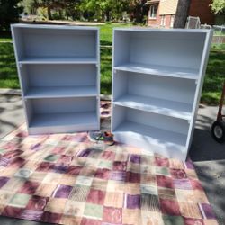 Nice, solid pair of bookshelves