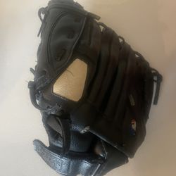 Wilson Baseball glove 11 Inch 