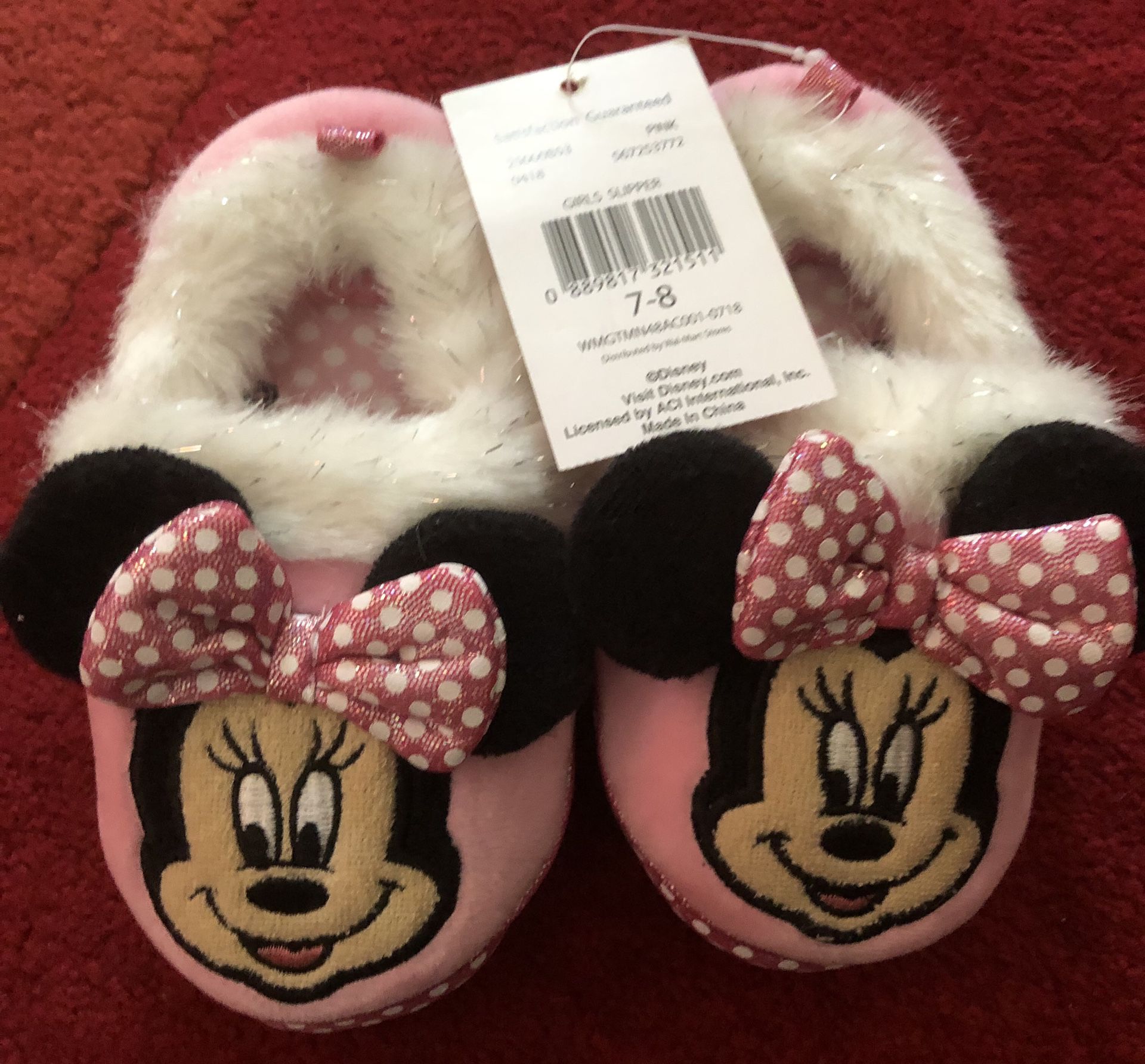 Brand new Minnie Mouse Girls Slippers 7/8) (pick up only)