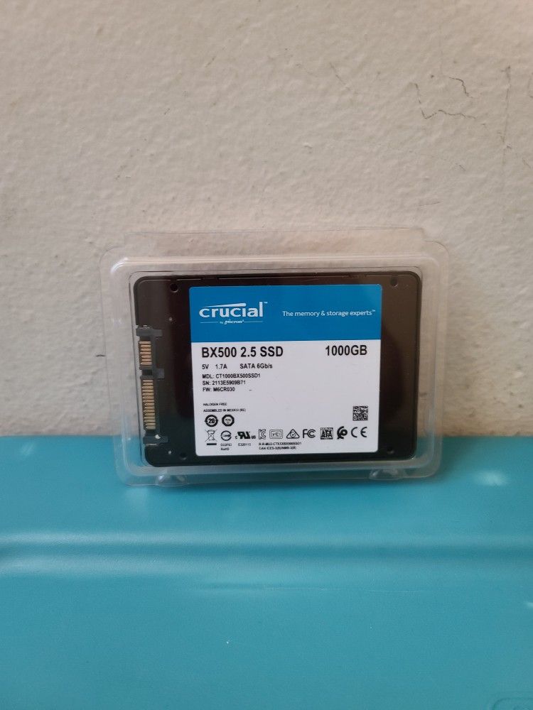 Crucial BX500  NAND SATA 2.5 pulgadas SSD  CT1000 GB 