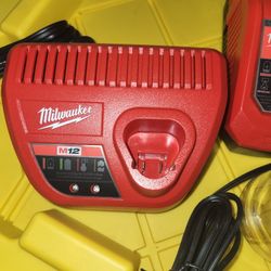 Milwaukee M12 Charger