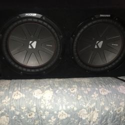 I Got This 2 12s Kickers Speakers and It Comes With The Boxs 