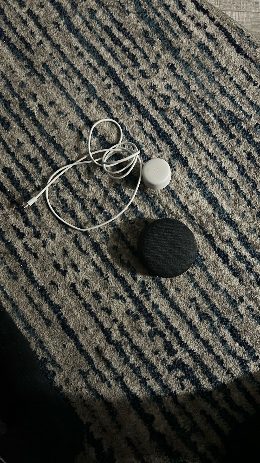 Google Home Mini (No Box Like New)