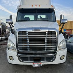 2013 Freightliner Day Cab