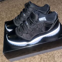 Jordan 11 Space jam lows