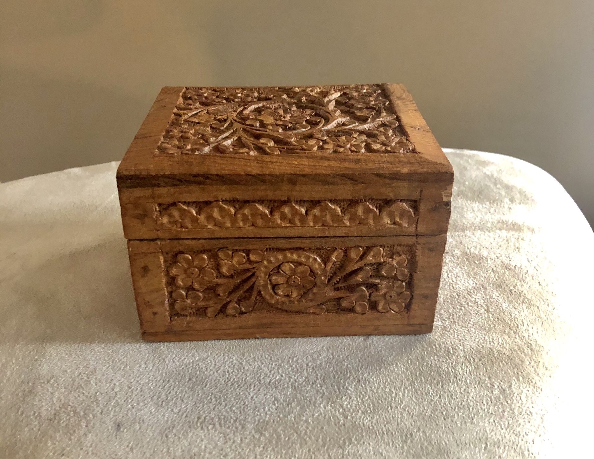 Beautiful vintage wood carved box with lining in great shape!