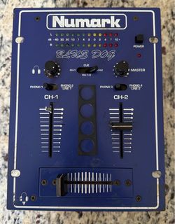 Numark DM-900 Bulldog Turntablist Deejay