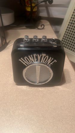Honeytone portable mini amp